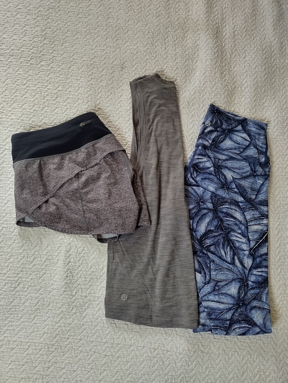 Lululemon Lot Of 3: Shorts, Tank, Leggings Sz 6